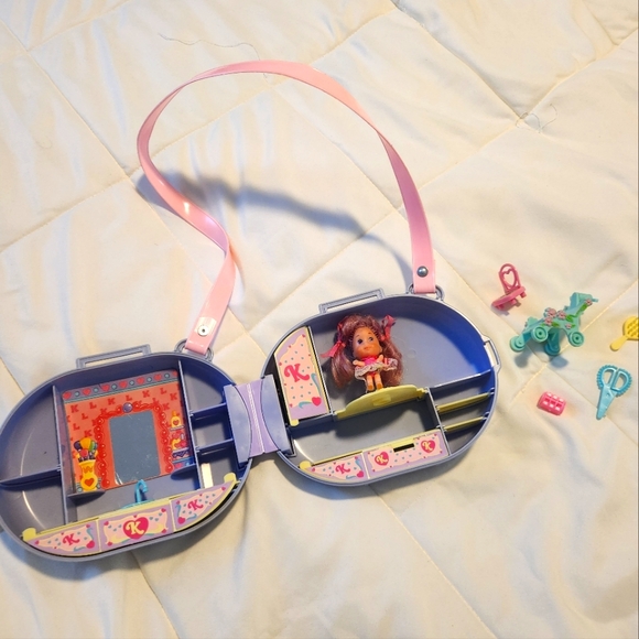 Tyco LIDDLE KIDDLES Beauty Parlor Purse ( PLAYSET ) Fashion Doll Salon Vintage - Picture 3 of 10